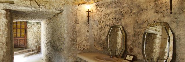 Chateau De Chissay Salle Eau Troglo Hotel Haut De Gamme