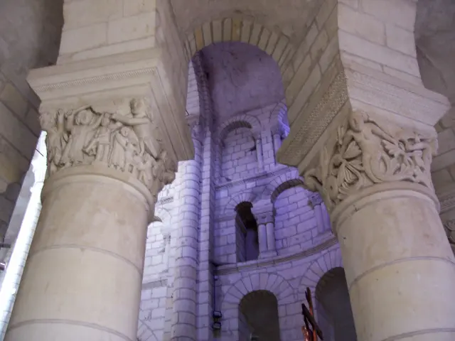 Colonnes Triforium - Collégiale de Saint-Aignan