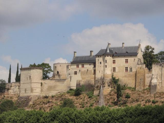 Vue Eloignee Forteresse Chinon Chateaux Loire Mylittleroad 1170x780