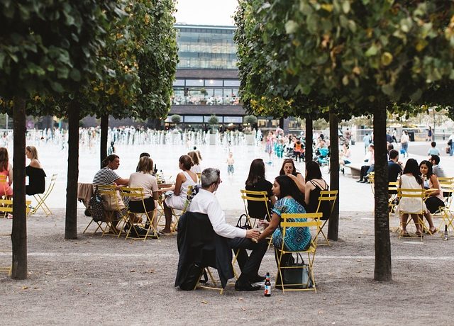 Communication Clientele Population Locale